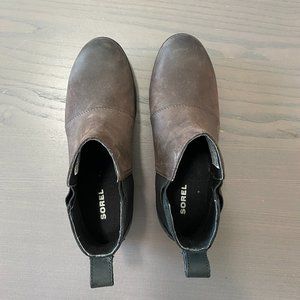Sorel Chelsea Boot (Brown and Black) Womens Size 5.5
